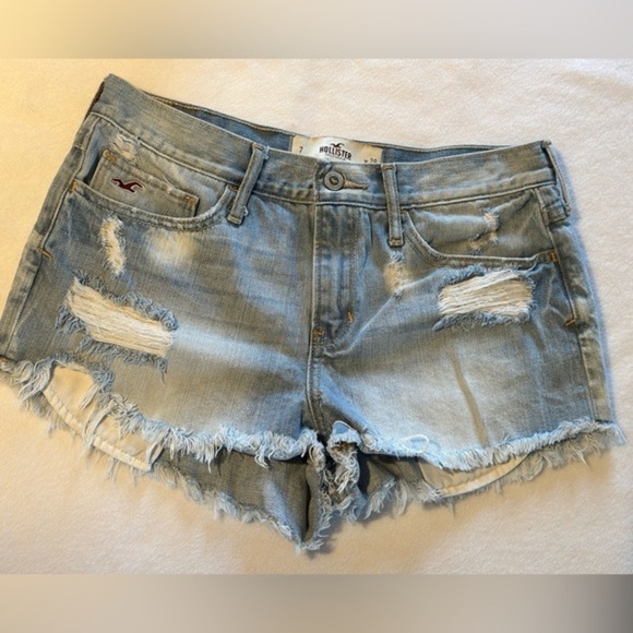Hollister Pants - Hollister Distressed shorts